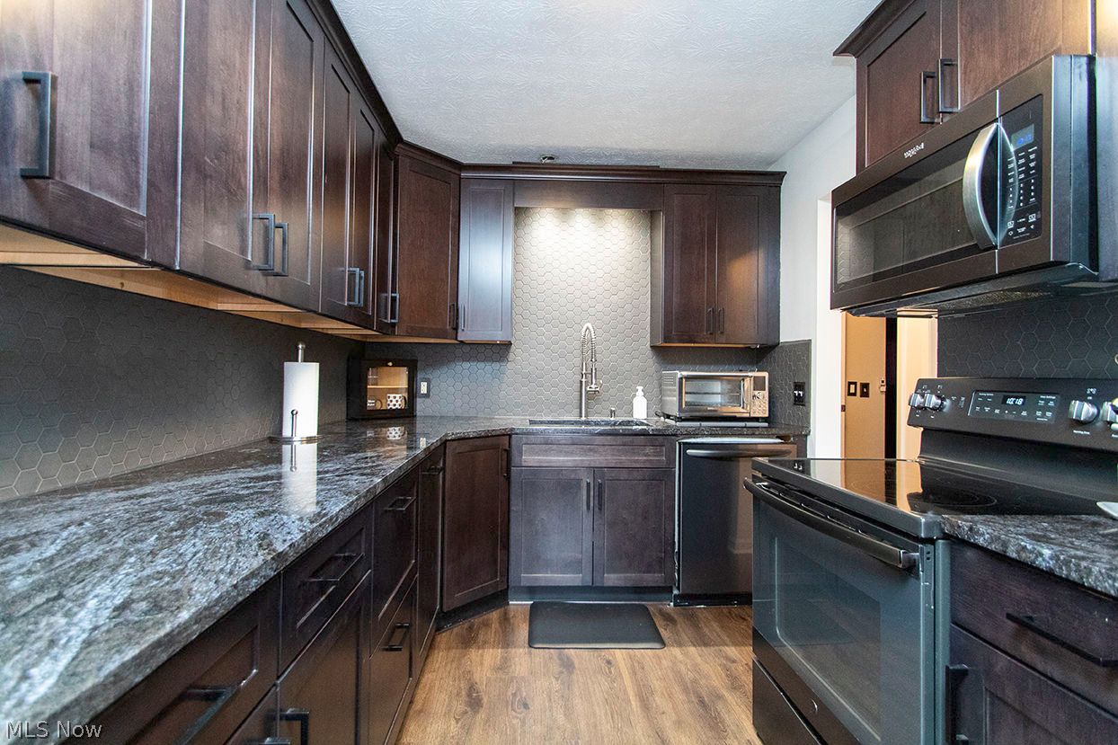 2685 Mull Avenue Copley OH 44321