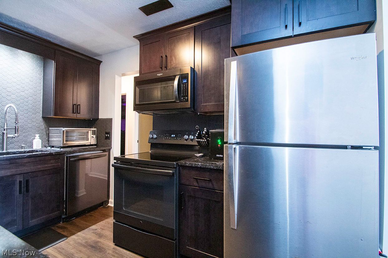 2685 Mull Avenue Copley OH 44321