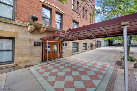 1133 W 9th Street Cleveland OH 44113