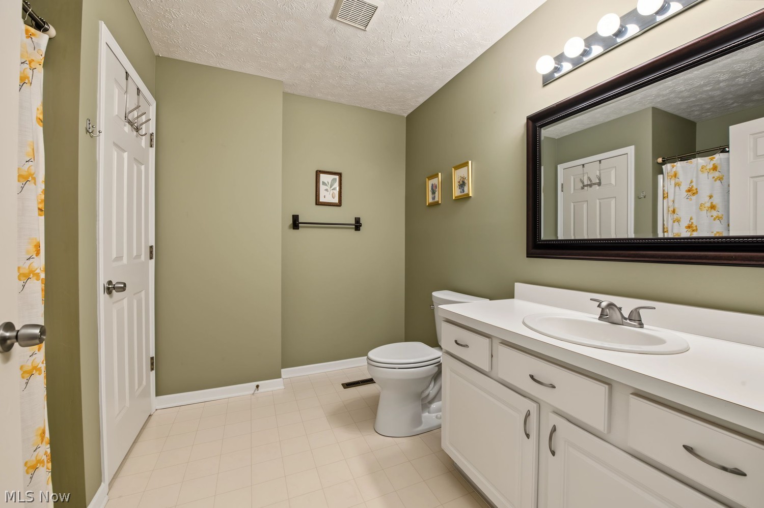 2056 Jennifer Street Akron OH 44313