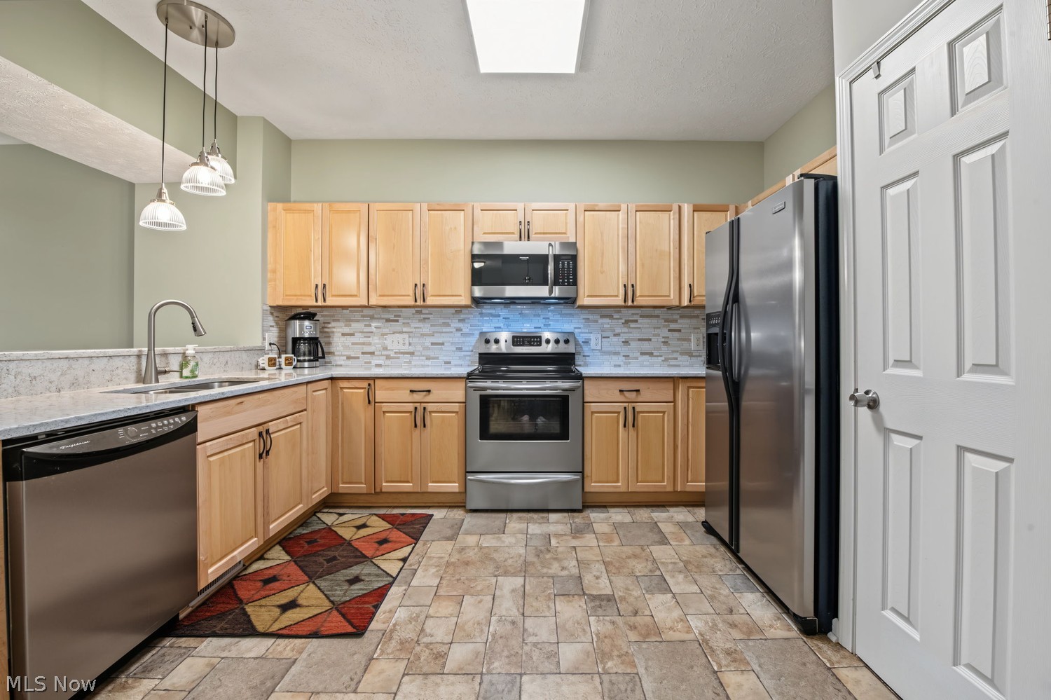 2056 Jennifer Street Akron OH 44313