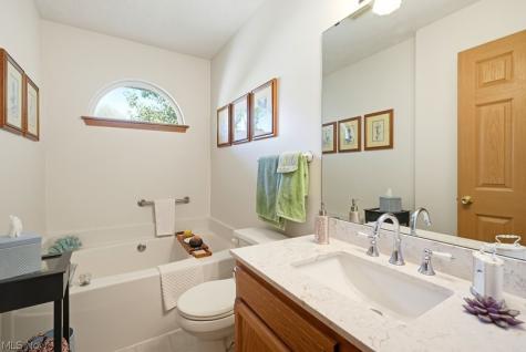 11 River Ridge Lane Munroe Falls OH 44262