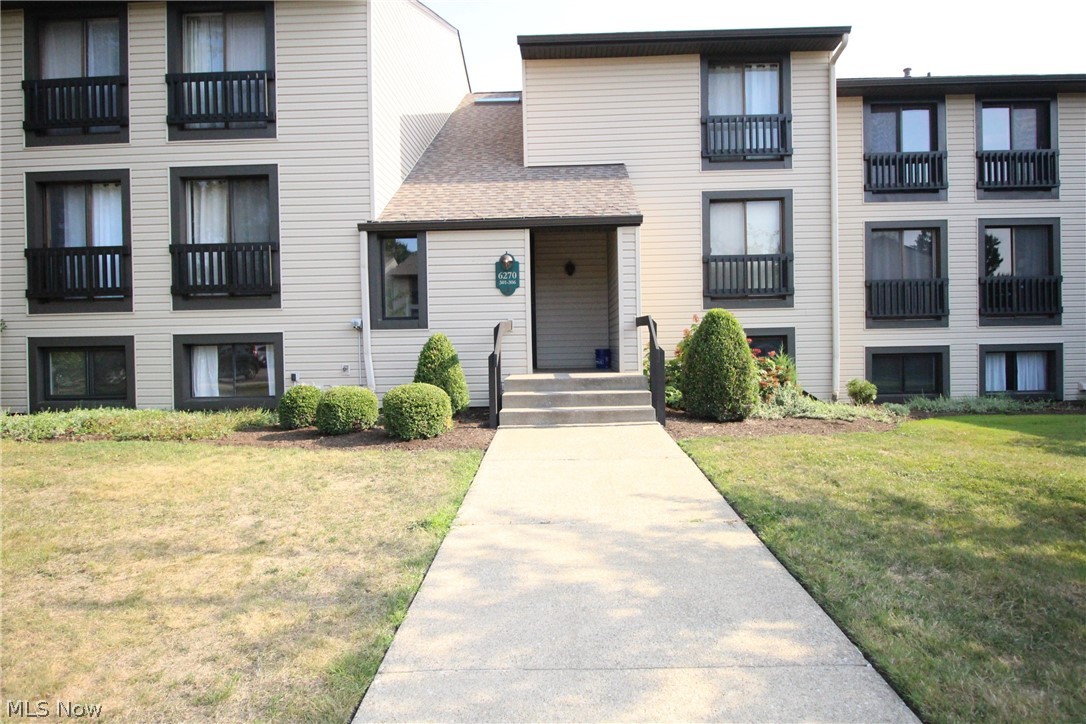 6270 Greenwood Sagamore Hills OH 44067