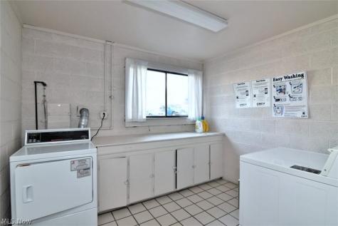 6270 Greenwood Sagamore Hills OH 44067