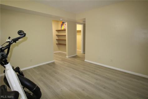 6270 Greenwood Sagamore Hills OH 44067