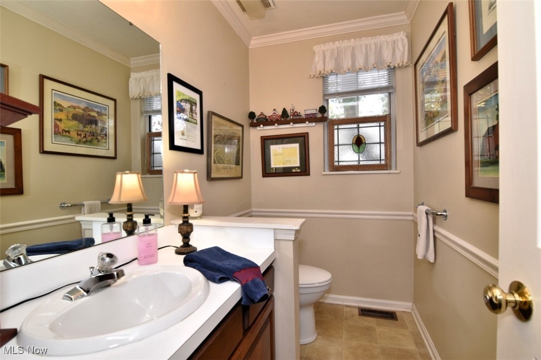 47 Cleveland Street Chagrin Falls OH 44022