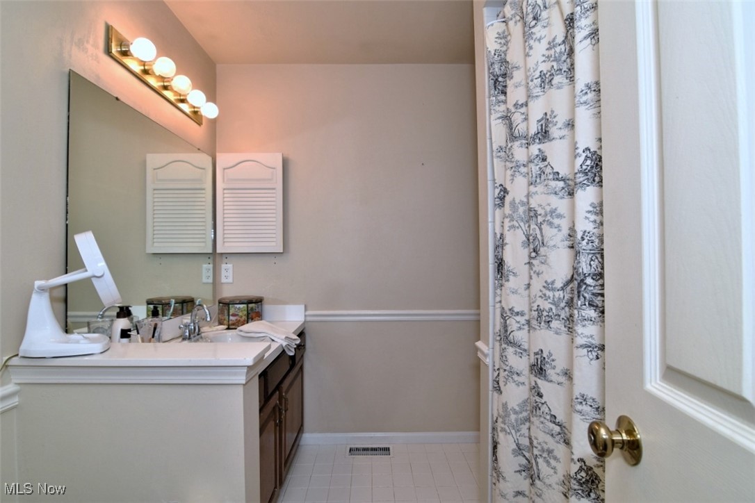 47 Cleveland Street Chagrin Falls OH 44022