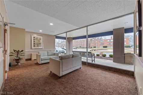 12520 Edgewater Drive Lakewood OH 44107