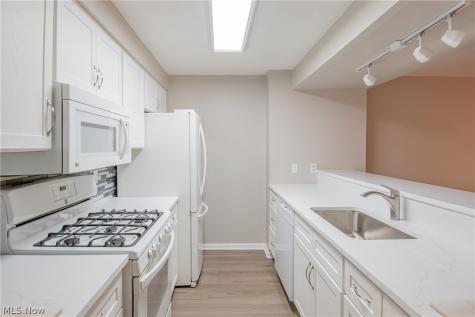 3765 Lake Run Boulevard Stow OH 44224