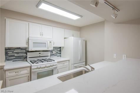3765 Lake Run Boulevard Stow OH 44224