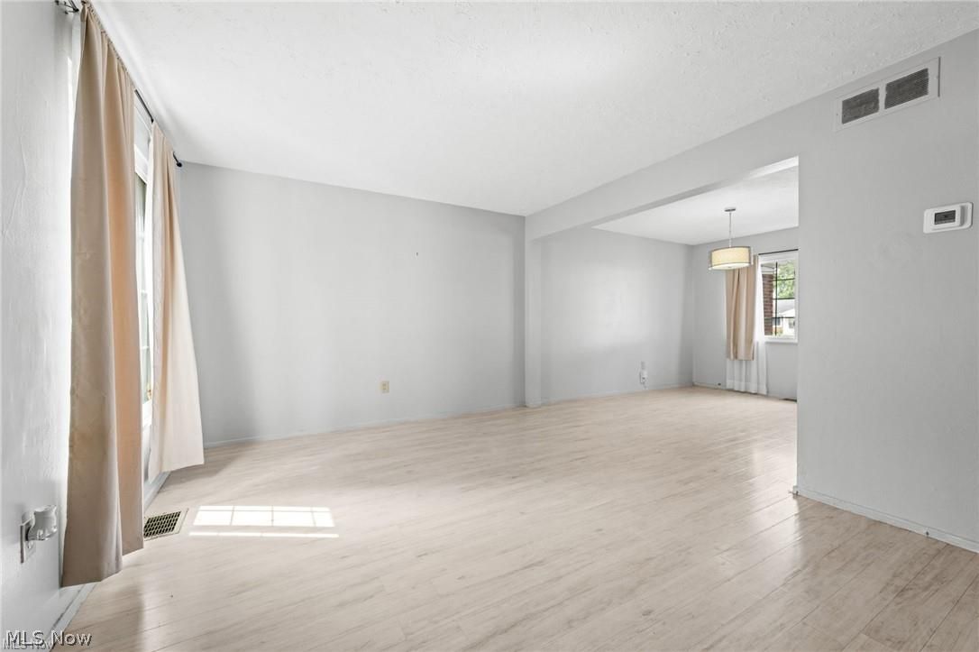 296 E 235th Street Euclid OH 44123
