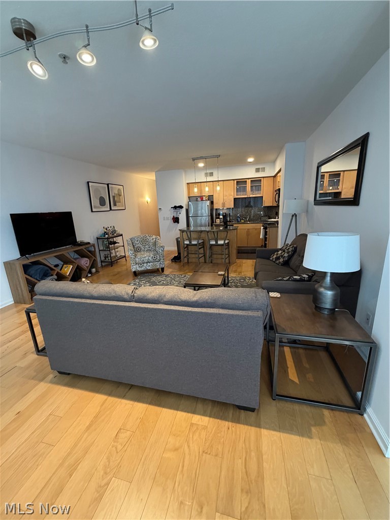 1237 Washington Avenue Cleveland OH 44113