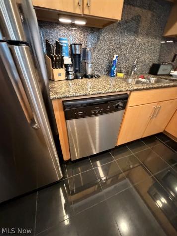 1237 Washington Avenue Cleveland OH 44113