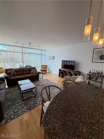 1237 Washington Avenue Cleveland OH 44113