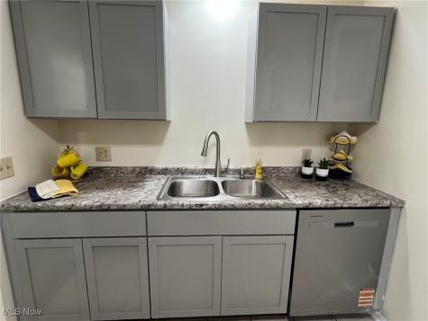2773 Mull Avenue Copley OH 44321