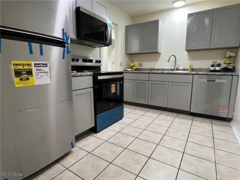 2773 Mull Avenue Copley OH 44321
