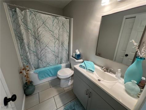 2773 Mull Avenue Copley OH 44321