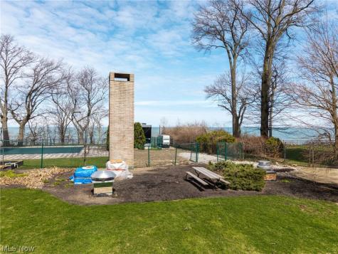 12520 Edgewater Drive Lakewood OH 44107