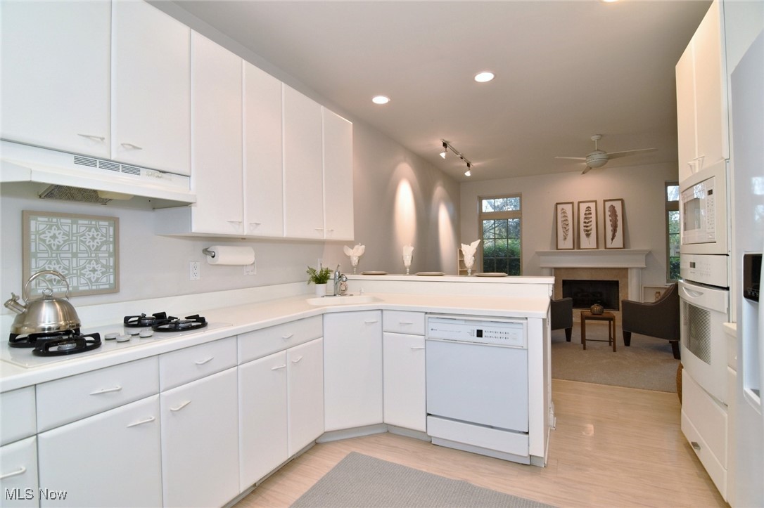 3194 Richmond Road Beachwood OH 44122