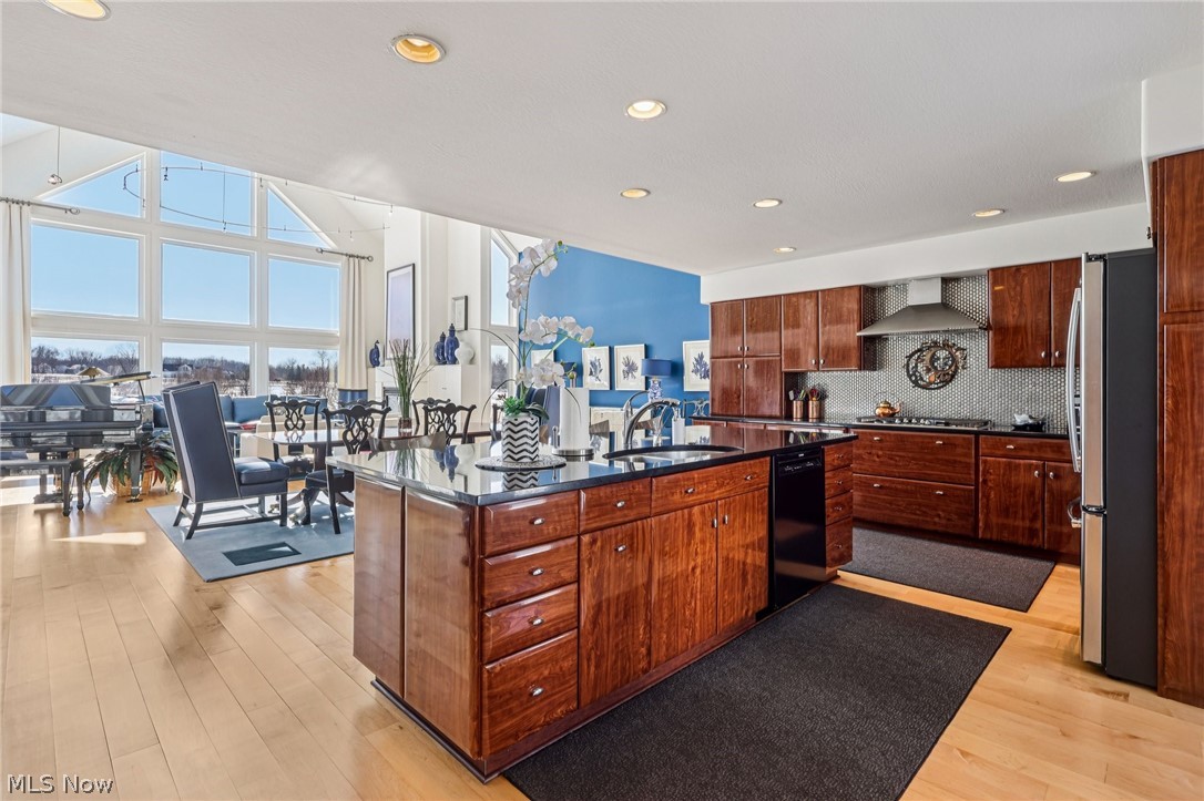 448 Equestra N Aurora OH 44202