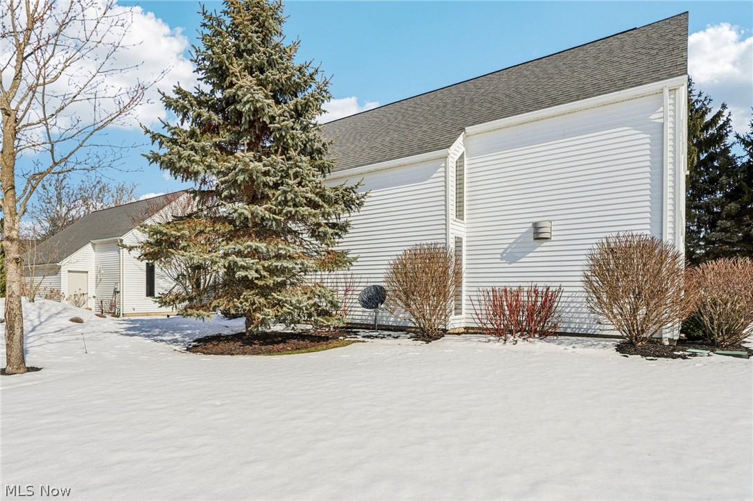 448 Equestra N Aurora OH 44202