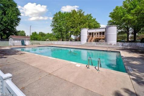 378 Deepwood Drive Wadsworth OH 44281
