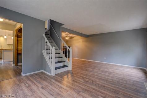 378 Deepwood Drive Wadsworth OH 44281