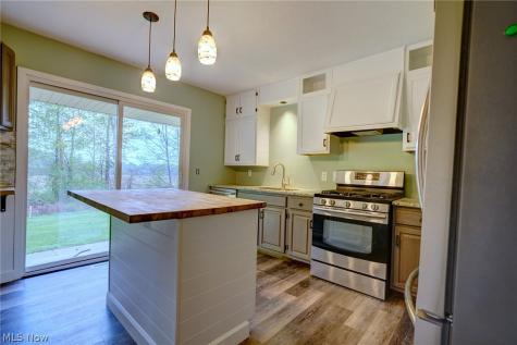 378 Deepwood Drive Wadsworth OH 44281