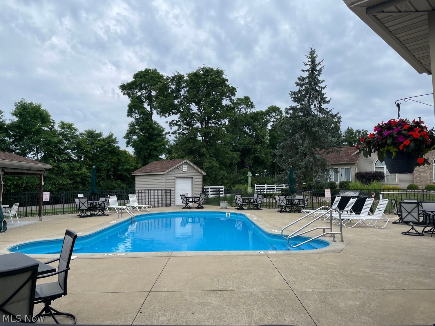 695 E Western Reserve Road Poland OH 44514