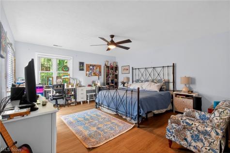 858 Sutton Place Akron OH 44313