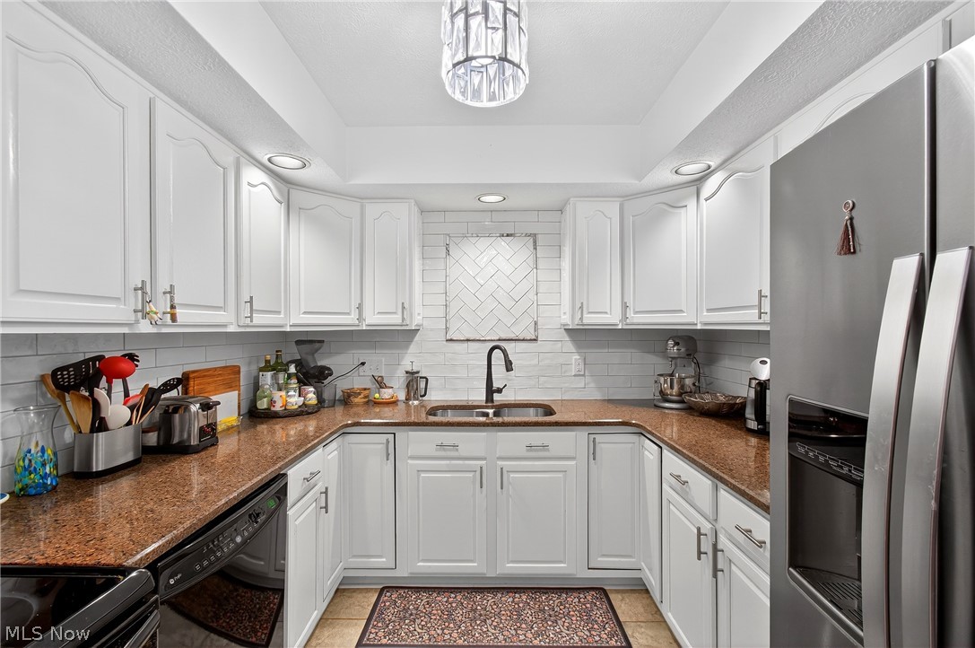 858 Sutton Place Akron OH 44313