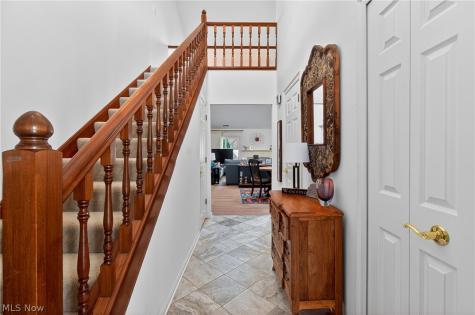 858 Sutton Place Akron OH 44313