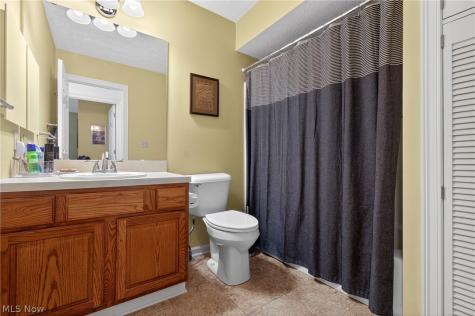 858 Sutton Place Akron OH 44313
