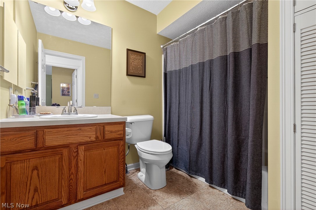 858 Sutton Place Akron OH 44313