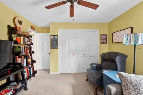 858 Sutton Place Akron OH 44313