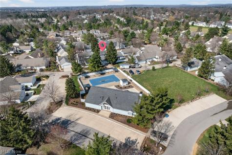 858 Sutton Place Akron OH 44313