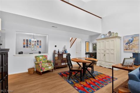 858 Sutton Place Akron OH 44313