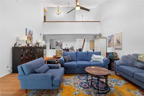 858 Sutton Place Akron OH 44313