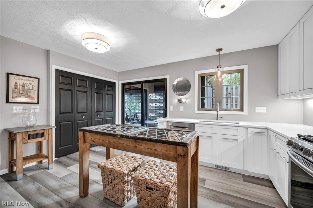 19 Pond Drive Rocky River OH 44116