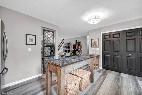 19 Pond Drive Rocky River OH 44116