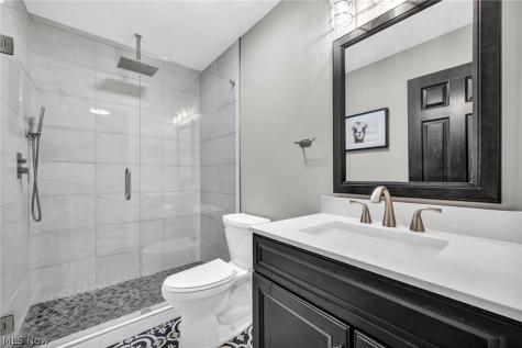 19 Pond Drive Rocky River OH 44116