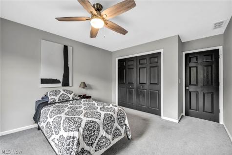 19 Pond Drive Rocky River OH 44116