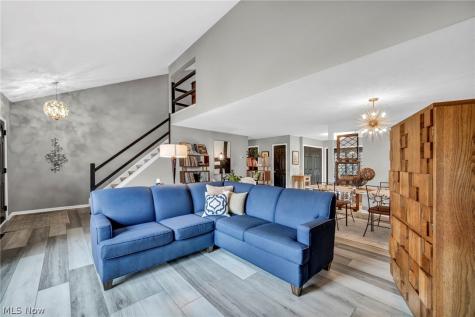 19 Pond Drive Rocky River OH 44116