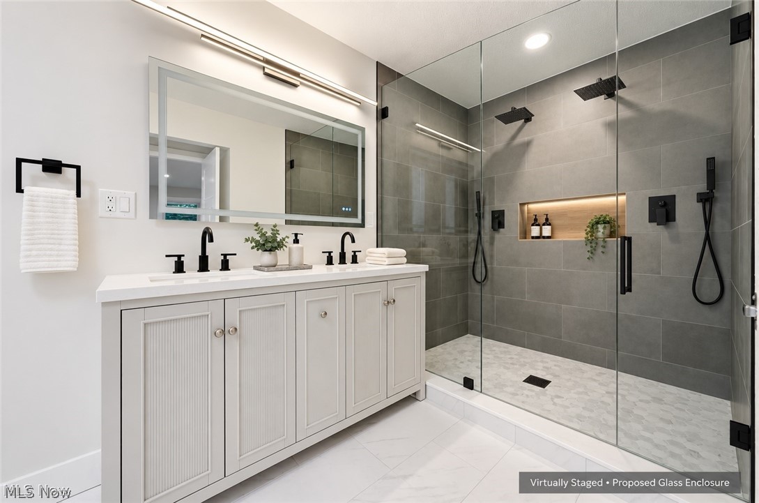 2108 Glouchester Drive Lyndhurst OH 44124