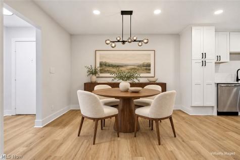2108 Glouchester Drive Lyndhurst OH 44124