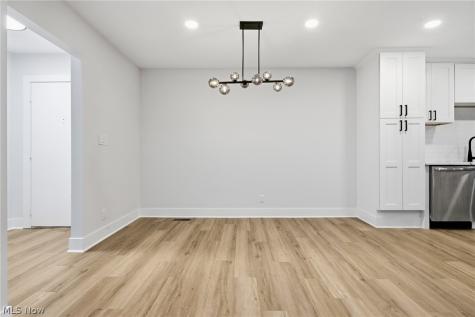2108 Glouchester Drive Lyndhurst OH 44124