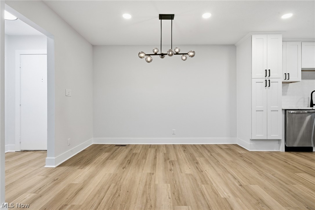 2108 Glouchester Drive Lyndhurst OH 44124