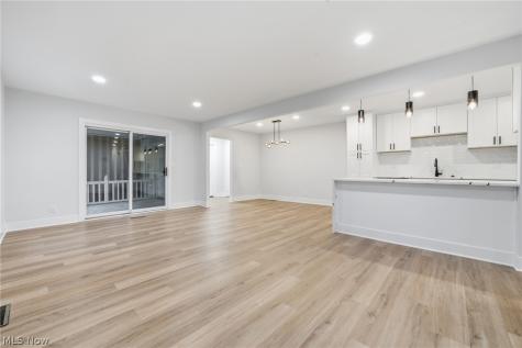 2108 Glouchester Drive Lyndhurst OH 44124