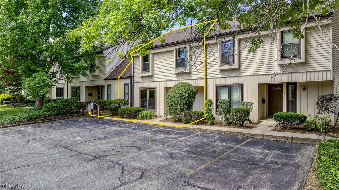 988 Som Center Road Mayfield Village OH 44143