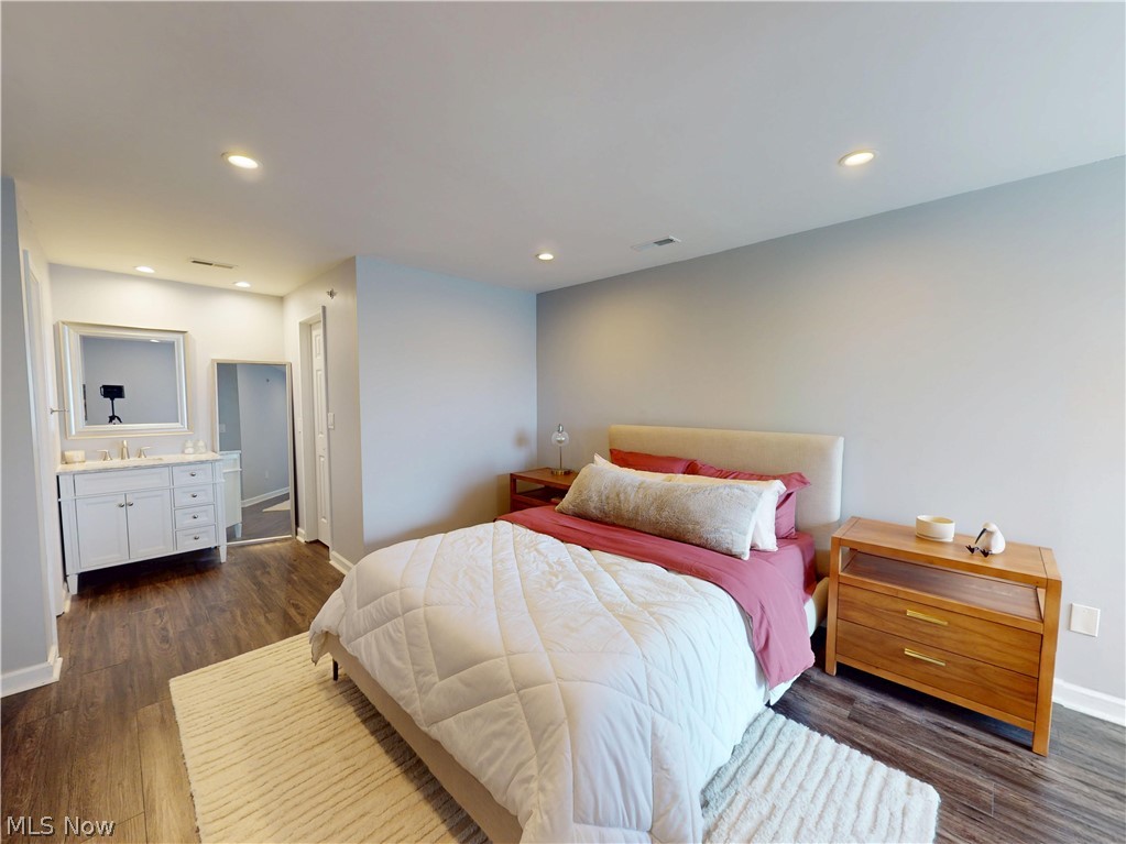 240 Fox Hollow Drive Mayfield Heights OH 44124